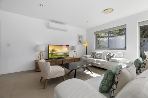 Seaview Tce Picture Perfect In Northern Sunshine Beach - Holiday Sunshine Coast 2