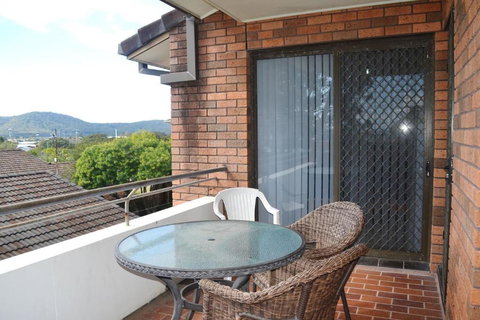Seaview Townhouse 1 - Bring Your Own Linen. - Holiday Sunshine Coast 3