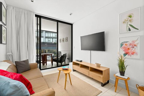 Secluded Surry Hills Escape With Private Balcony - Holiday Sunshine Coast 0