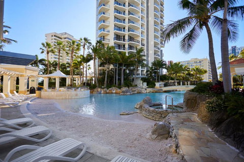 Serain Residences On Ferny Avenue - Holiday Sunshine Coast 1