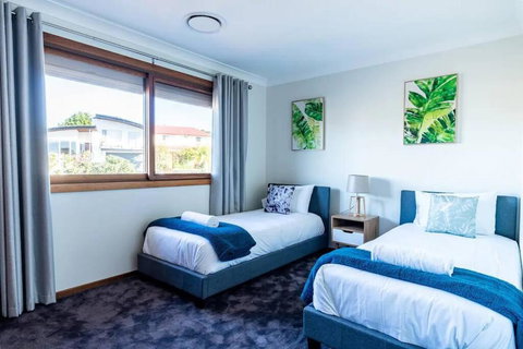 Serene 5 BDRM Villa With Pool - Holiday Sunshine Coast 2