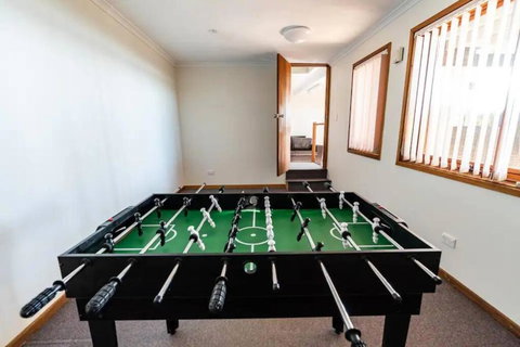 Serene 5 BDRM Villa With Pool - Holiday Sunshine Coast 3