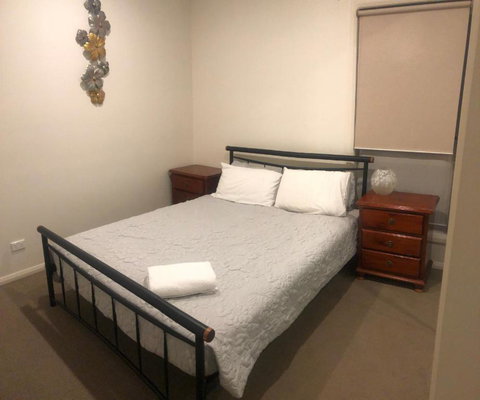 Serene Holiday Home-4 Bedroom Ensuite Home - Holiday Sunshine Coast 1