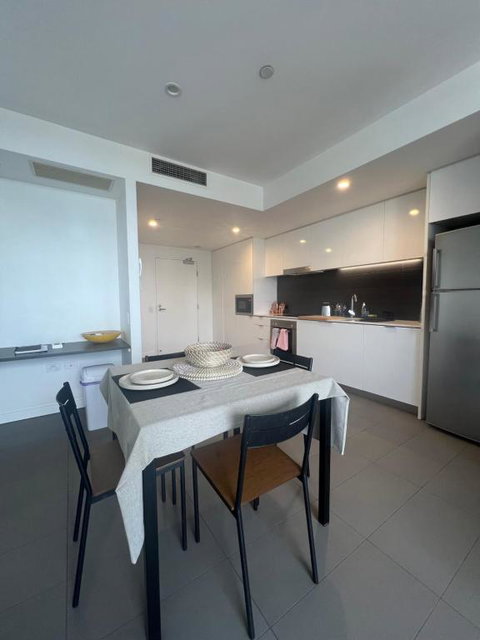 Serenity & Style In Fortitude Valley - Holiday Sunshine Coast 1