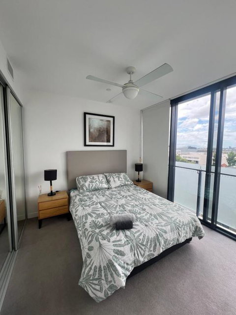 Serenity & Style In Fortitude Valley - Holiday Sunshine Coast 2