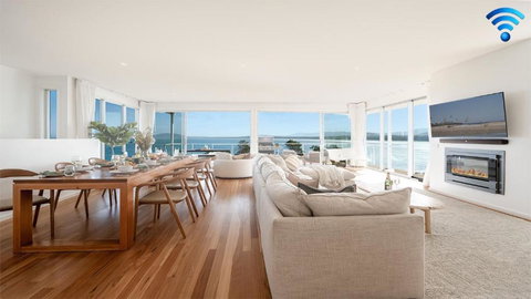 Seven Mile Heaven - Holiday Sunshine Coast 0