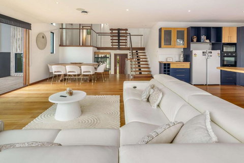 Shelly Beach Seaside Home A - Holiday Sunshine Coast 2