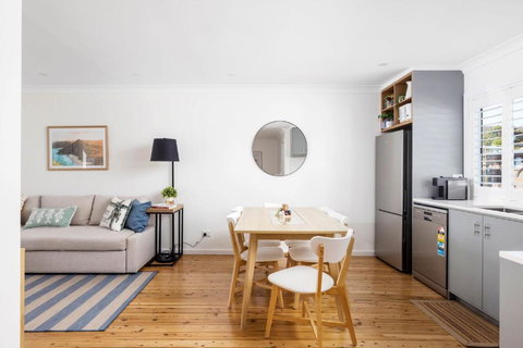 Shoal Bay Beach House One - Holiday Sunshine Coast 1