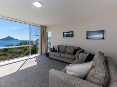 Shoalhaven 4 28 Voyager Cl - Waterfront Unit With Stunning Views And Wifi - Holiday Sunshine Coast 2