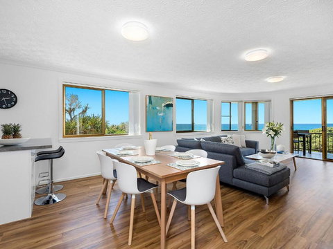 Shoreline 6 With Ocean Views To See The Whales - Holiday Sunshine Coast 2