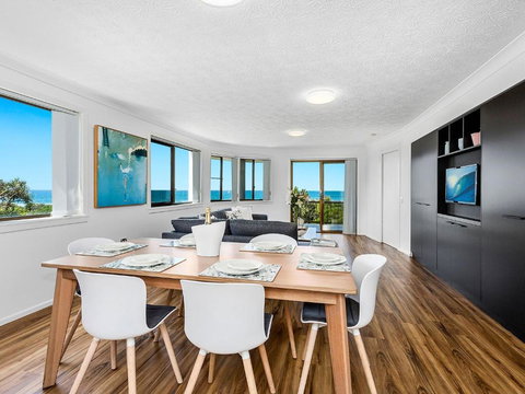 Shoreline 6 With Ocean Views To See The Whales - Holiday Sunshine Coast 3