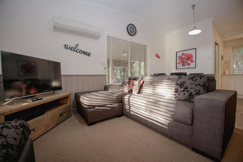 Silver Birches Holiday Village - Unit 9 - Holiday Sunshine Coast 3