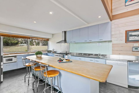 Silvertop Apartment - Holiday Sunshine Coast 1