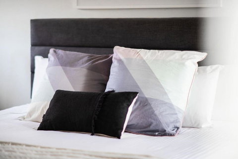 Silvertop Apartment - Holiday Sunshine Coast 3