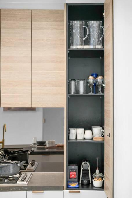 Skyhigh Suite With Ocean Views - Holiday Sunshine Coast 2