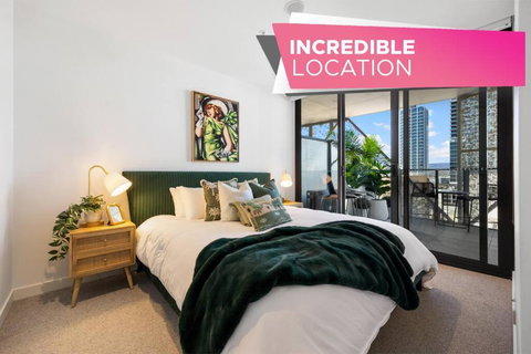 Skyline Retreat - 2BR Luxury City Apartment - Holiday Sunshine Coast 0