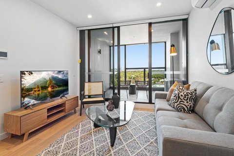 Skyview1-Bed, Infinity Pool, Cinema, Gym & BBQ - Holiday Sunshine Coast 0
