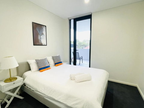 SPR Serivce Apartment Parramatta 3 Bedrooms, 2 Carspaces - Holiday Sunshine Coast 0