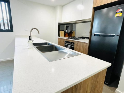 SPR Serivce Apartment Parramatta 3 Bedrooms, 2 Carspaces - Holiday Sunshine Coast 3