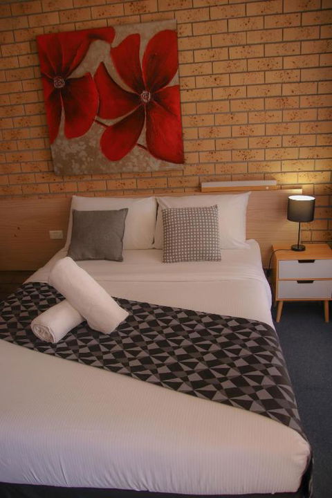 Squatters Homestead Motel - Sunshine Coast Tourism 2