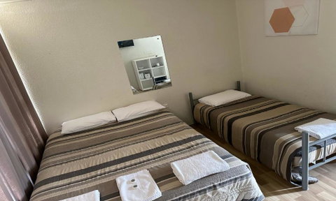 St George Hotel Motel - Sunshine Coast Tourism 1