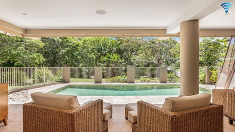 Stanwell Beach Glass House - Holiday Sunshine Coast 0