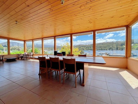 Stunning Water Front View House At Kettering - Sunshine Coast Tourism 0