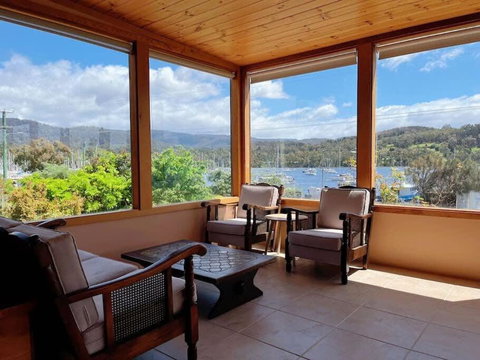 Stunning Water Front View House At Kettering - Sunshine Coast Tourism 2