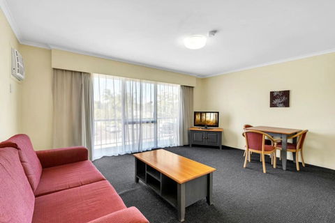 Suite With Kitchen WiFi Easy Access To Motorway - Sunshine Coast Tourism 0