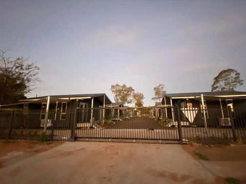 Sunshine Gardens Bourke Resort - Sunshine Coast Tourism 0