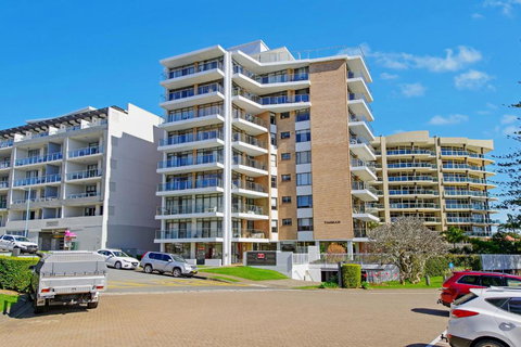 Tasman Towers 5 3 Munster Street - Holiday Sunshine Coast 2