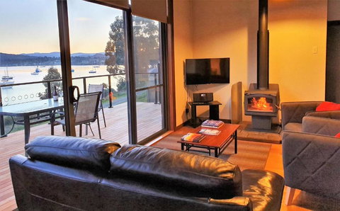 The Beach House- Private Jacuzzi And Wood Fire! - Sunshine Coast Tourism 1