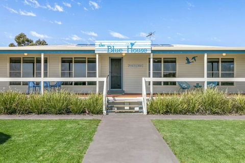 The Blue House On Lake Albert - Sunshine Coast Tourism 0