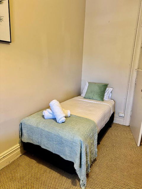 The Commercial Hotel Wallerawang - Holiday Sunshine Coast 1