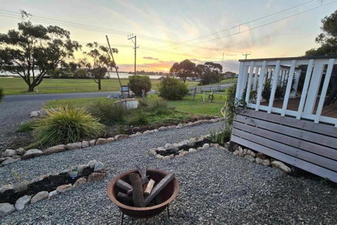 The Boathouse, A Place To Unwind & Explore - Sunshine Coast Tourism 3
