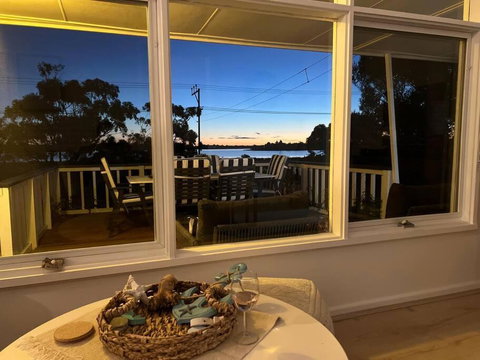 The Boathouse, A Place To Unwind & Explore - Sunshine Coast Tourism 2