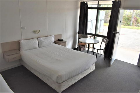 The Edge Motel - Holiday Sunshine Coast 0