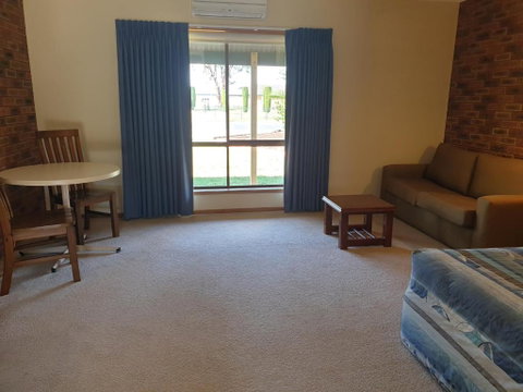 The Finley Palm Motor Inn - Sunshine Coast Tourism 3