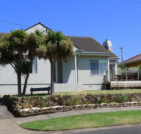 BEACHPOINT COTTAGE - Sunshine Coast Tourism