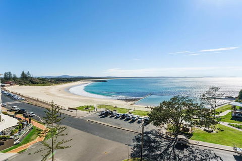 Beachpoint Unit 503, 28 North Street, Forster - Sunshine Coast Tourism 0