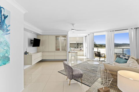 Beachpoint Unit 503, 28 North Street, Forster - Sunshine Coast Tourism 3