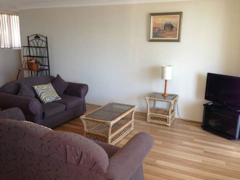Beachpoint, Unit 101, 28 North Street - Holiday Sunshine Coast 3
