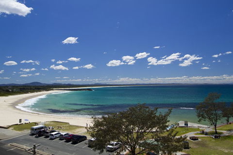 Beachpoint, Unit 401, 28 North Street - Holiday Sunshine Coast 0