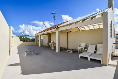 Beachport Apartments - Sunshine Coast Tourism 1