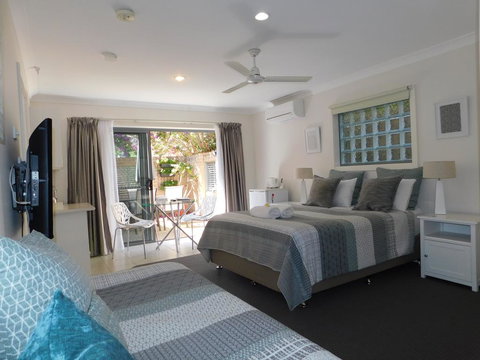Beachport Bed & Breakfast - Sunshine Coast Tourism 3