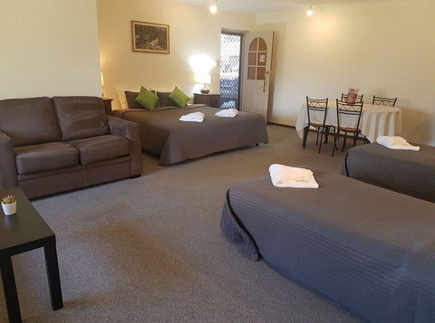 Beachport Motor Inn - Sunshine Coast Tourism 2