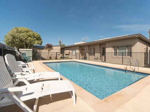 Beachside Apartment - Sunshine Coast Tourism 0
