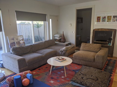 Beachside Beauty - Sunshine Coast Tourism 0