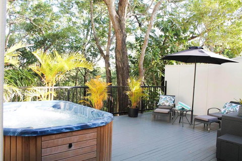 Beachside Bliss - Sunshine Coast Tourism 2