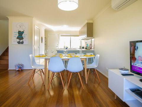 Beachside Bliss - Sunshine Coast Tourism 2